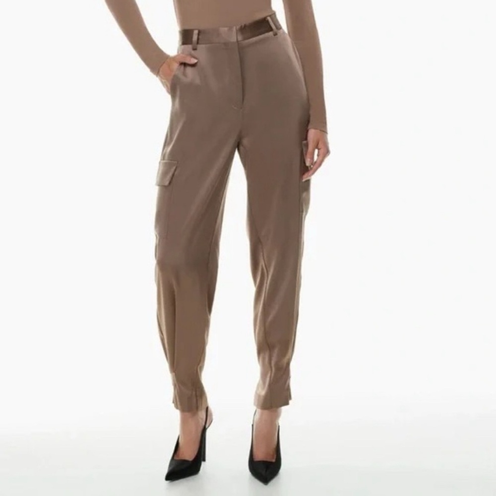 Aritzia Babaton Pants Women's 0 Champagne Refined Cargo Pants Silk-like